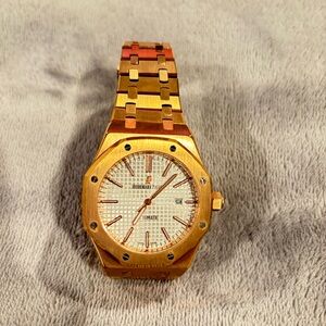 NEW: Beautiful Gold Iconic Watch Audemars Piguet-like
